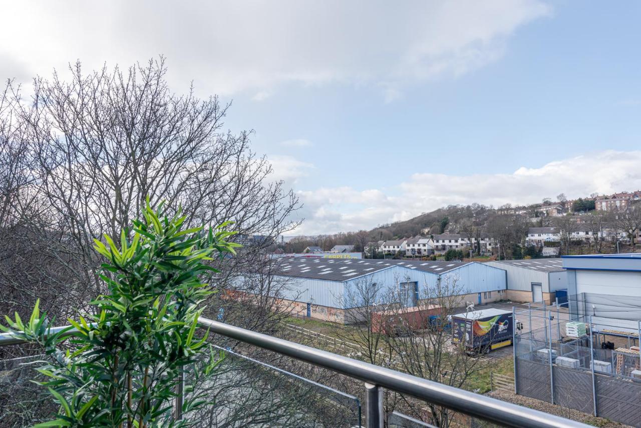 Riverside Balcony Apartment With Parking Just Minutes To Saltaire Shipley (West Yorkshire) Exterior foto